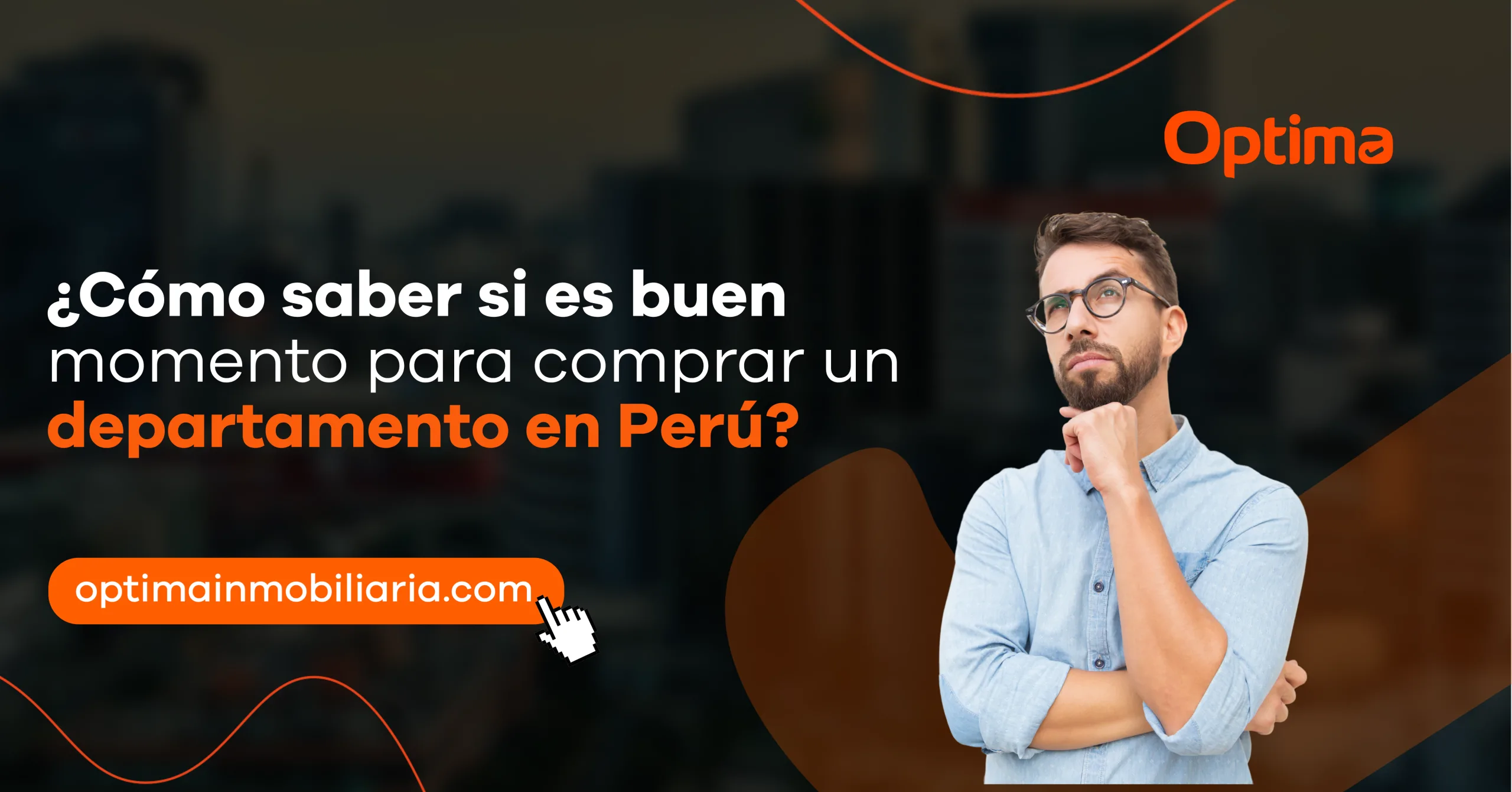 Hombre analizando si es buen momento para comprar un departamento en Perú