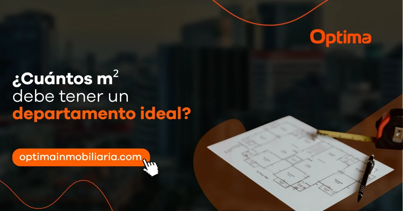 Plano arquitectónico de un departamento con cinta métrica y lápiz, representando la elección de los metros cuadrados ideales.
